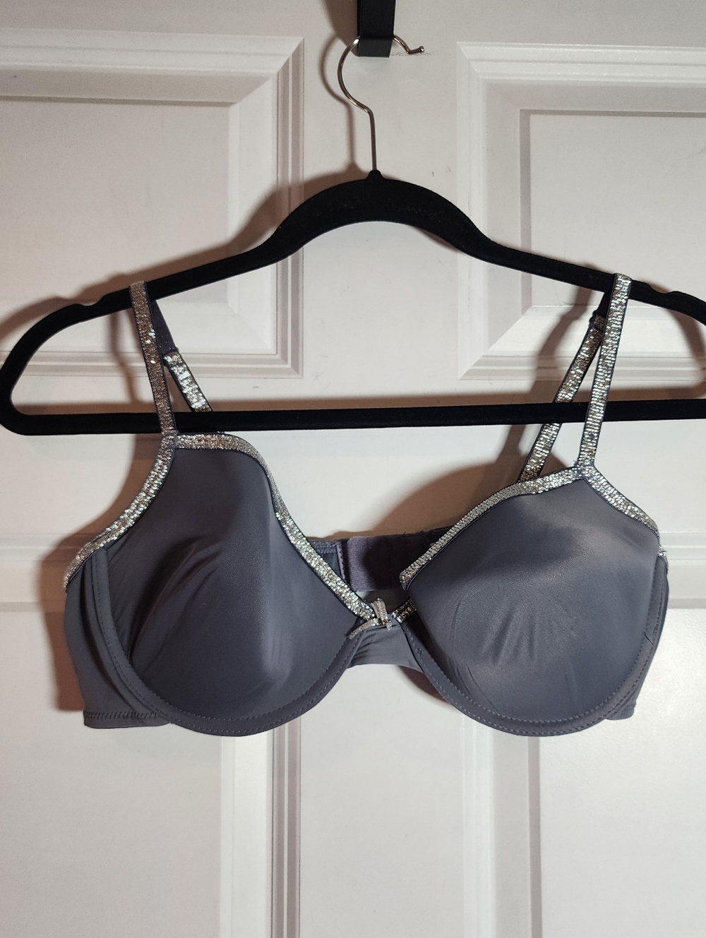 Secret Possessions Gray T-shirt Bra with Silver Trim Underwire Intimates 40C
